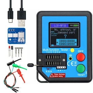 Peut inclure: Un testeur de composants multifonction noir et bleu avec un écran numérique affichant LCR-MF10, un support ZIF, des boutons rouge et vert, un câble de charge USB, une petite carte électronique bleue, trois broches et trois pinces de test.