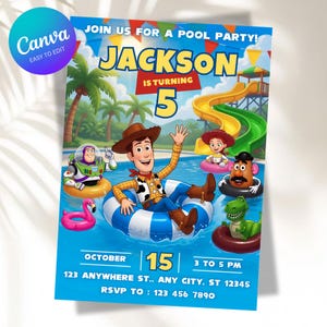 Może przedstawiać: Cyfrowe zaproszenie na imprezę przy basenie z postaciami z Toy Story: Woodym, Buzzem Astralem, Jessie, Panem Bulwą i Rexem. Tekst głosi: JOIN US FOR A POOL PARTY! JACKSON IS TURNING 5, OCTOBER 15, 3 TO 5 PM, 123 ANYWHERE ST.. ANY CITY, ST 12345, RSVP TO : 123 456 7890.