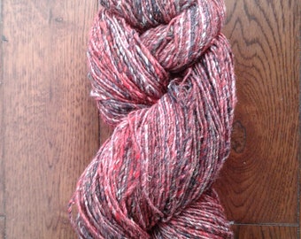 Noro Kiri Yarn Rouge et Noir Hawthorne