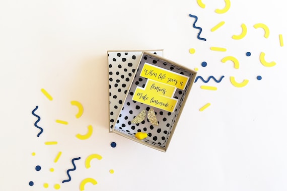 Little message box (small version) "When life gives you lemons, make lemonade".