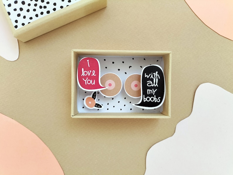 Boîte diorama message amour, illustration seins, petite boîte à message, Saint valentin, Cadeau amour, Cadeau Saint valentin, amour humour image 1
