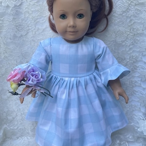18-Zoll-Kleid blau weiß kariert voller Flair Spitzenärmel in 14-12-Zoll-Syblies passt Puppen wie amerikanischen Mädchen Glockenärmeln