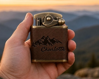 Accendino vintage con monogramma, accendino personalizzato con nome inciso, regali per lui, regali per avventure all'aria aperta