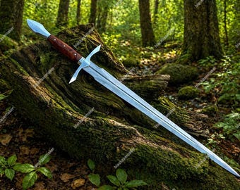 Espada larga de acero al carbono hecha a mano a medida con empuñadura de madera.