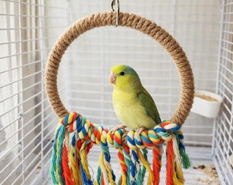 Percha colgante para pájaros, ideal para periquitos, agapornis y cacatúas. Juguete para jaula con aro de cuerda y borlas de colores. Percha de juego para pájaros pequeños.