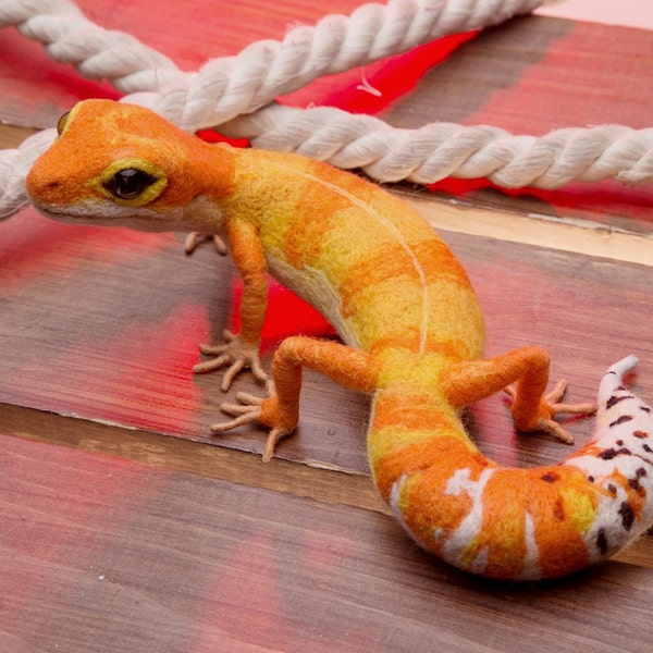 Leopard Gecko - Lizard / Frog / Salamander Needle felted Soft sculpture, Wool figurine OOAK animal art doll plushie Pet reptile/amphibia