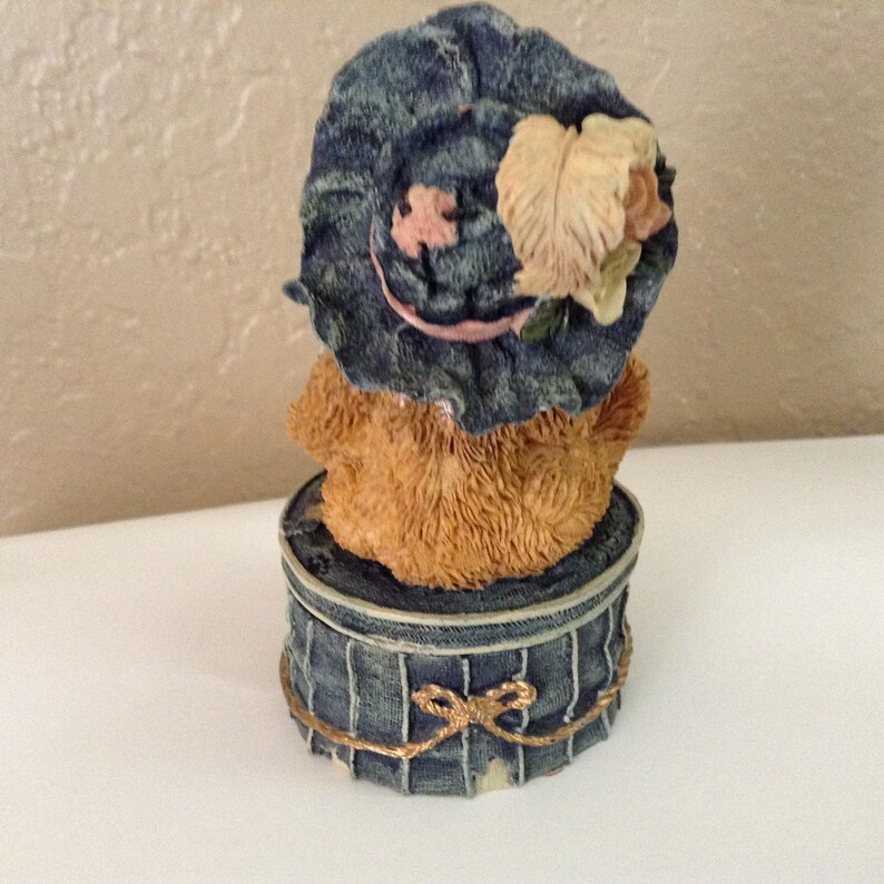 Boyds Bears~BOYDS BEARS and FRIENDS~Victoria The Lady~1993~Trinket Box