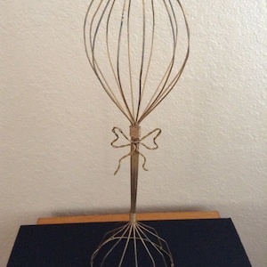 Vintage 22&quot; x 6&quot;  Wire Hat Stand or Wig Rack~ Ideal For Clothing Store Display or Craft Show