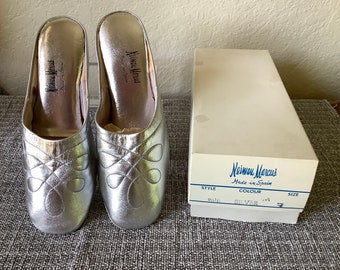 Vintage Neiman Marcus Silver Glove Leather Slippers~ Womens Size 7~ Made in Italy~Original box.