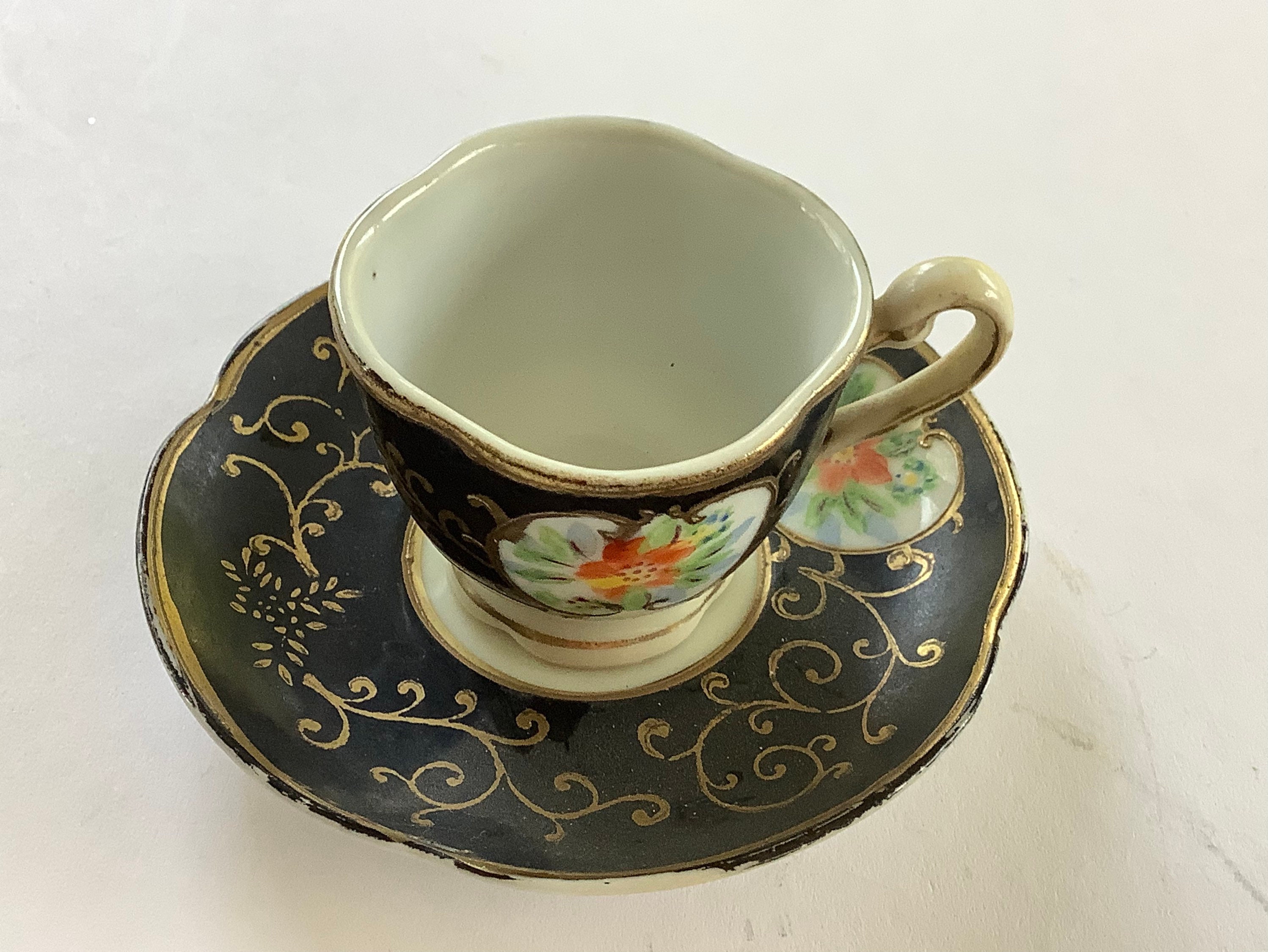 Vintage Occupied Japan Hand Painted Miniature Tea Cup Vintage Occupied Japan Hand Painted Miniature Tea Cup
