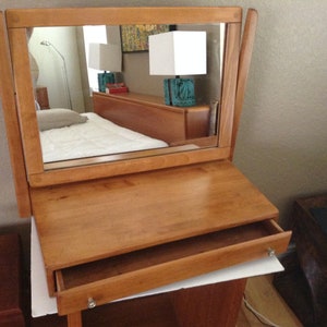 Mid Century Mission Style Maple & Pine Gentlemen&#39;s Shaving Mirror With Drawer