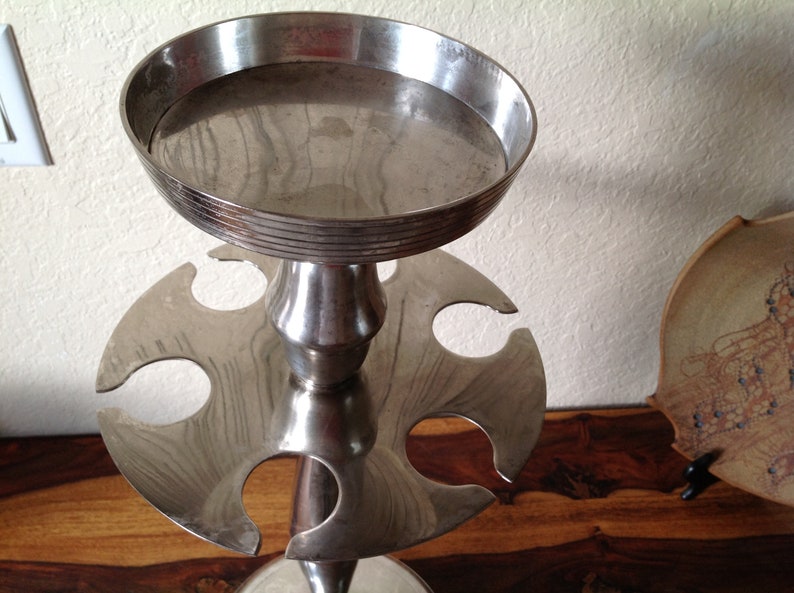 Wallace MCM Nickle Silber Räucherständer, Aschenbecher, Pfeife oder Cognac Stand 21 Wallace MCM Nickle Silber Räucherständer, Aschenbecher, Pfeife oder Cognac Stand 21