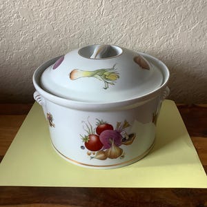 Louis Lourioux Le Faune France Covered Round Casserole~Onions~Mushrooms~Peppers~Tomatoes~Carrots~Eggplant