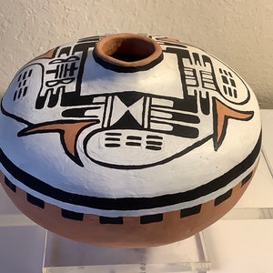 Vintage Native American Acoma Pottery 8" x 4" Vase~Signed Longbanke