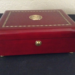 Lacquered Enamel Look Red Gold Inlay Oriental Jewelry Trinket 8&quot; x 6&quot; Box