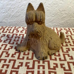 Vintage Cast Iron Dog FIGURINE SCOTTISH TERRIER 2.75”x 3.5"