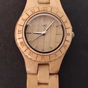 Vintage Ladies WeWood 100% Maple Wood Quartz Watch~New Battery