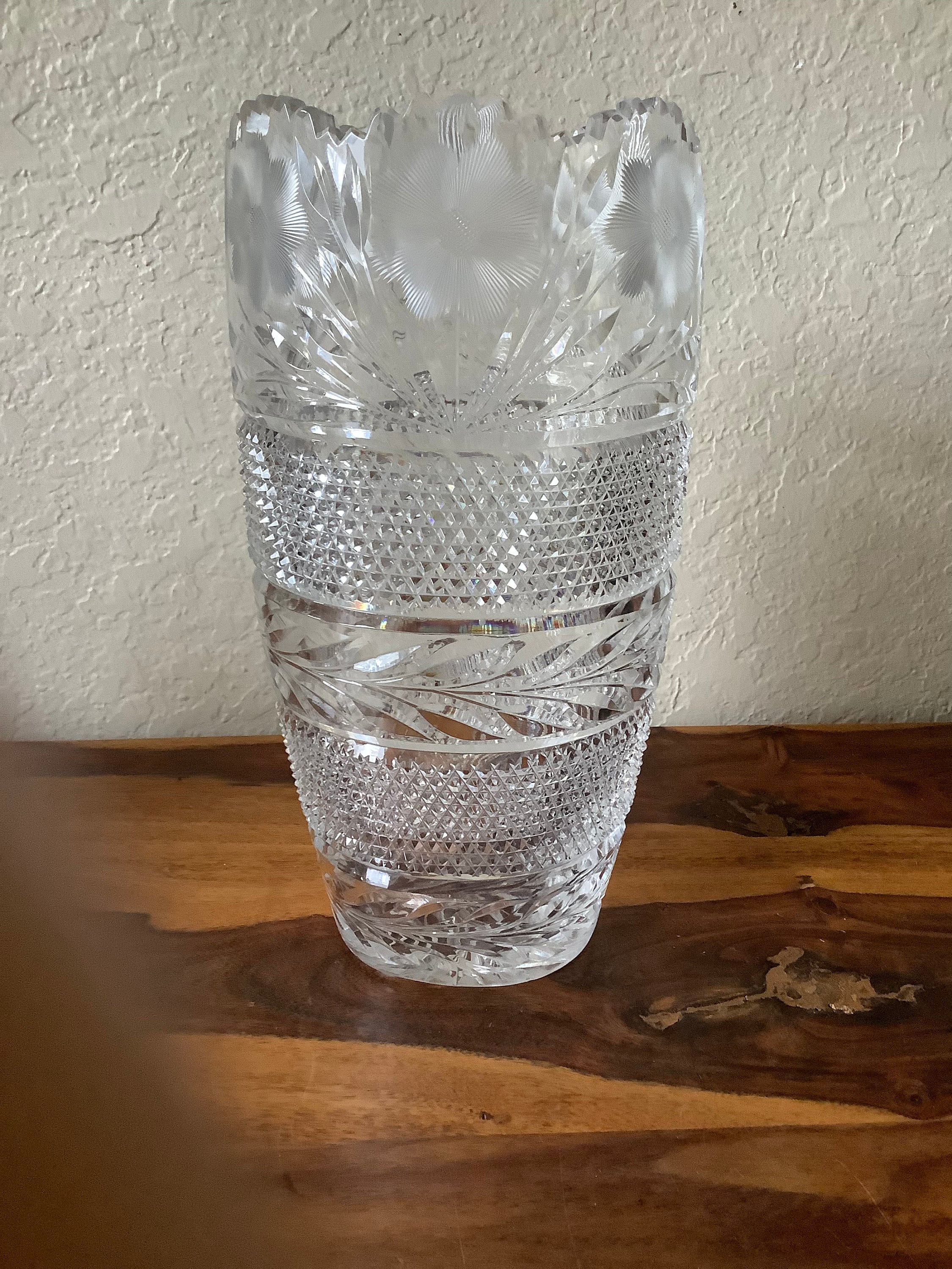 アンティーク〜ヴィンテージ〜カットクリスタル花瓶〜高さ11.75インチ