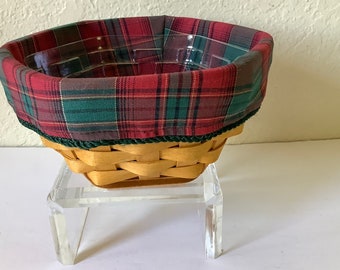 Vintage 2000 Longaberger 6 Sided Basket~Plastic Insert and Holiday Plaid Cloth Liner.