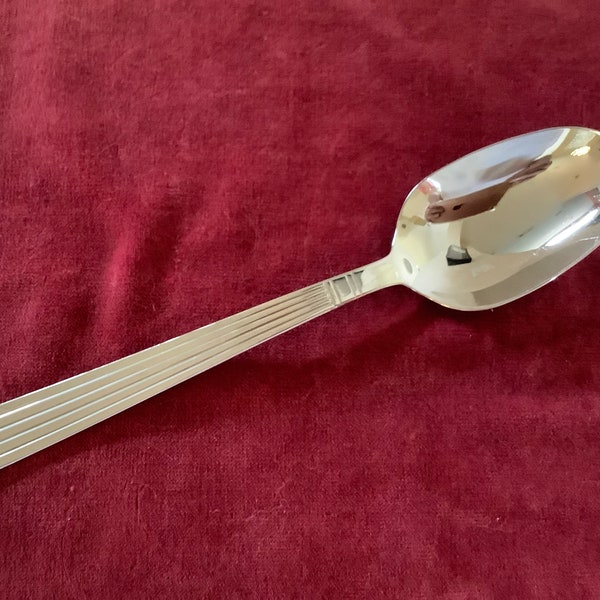 Wallace 18/8 Stainless Steel MANHATTAN 7.75" Soup/Dinner Spoon