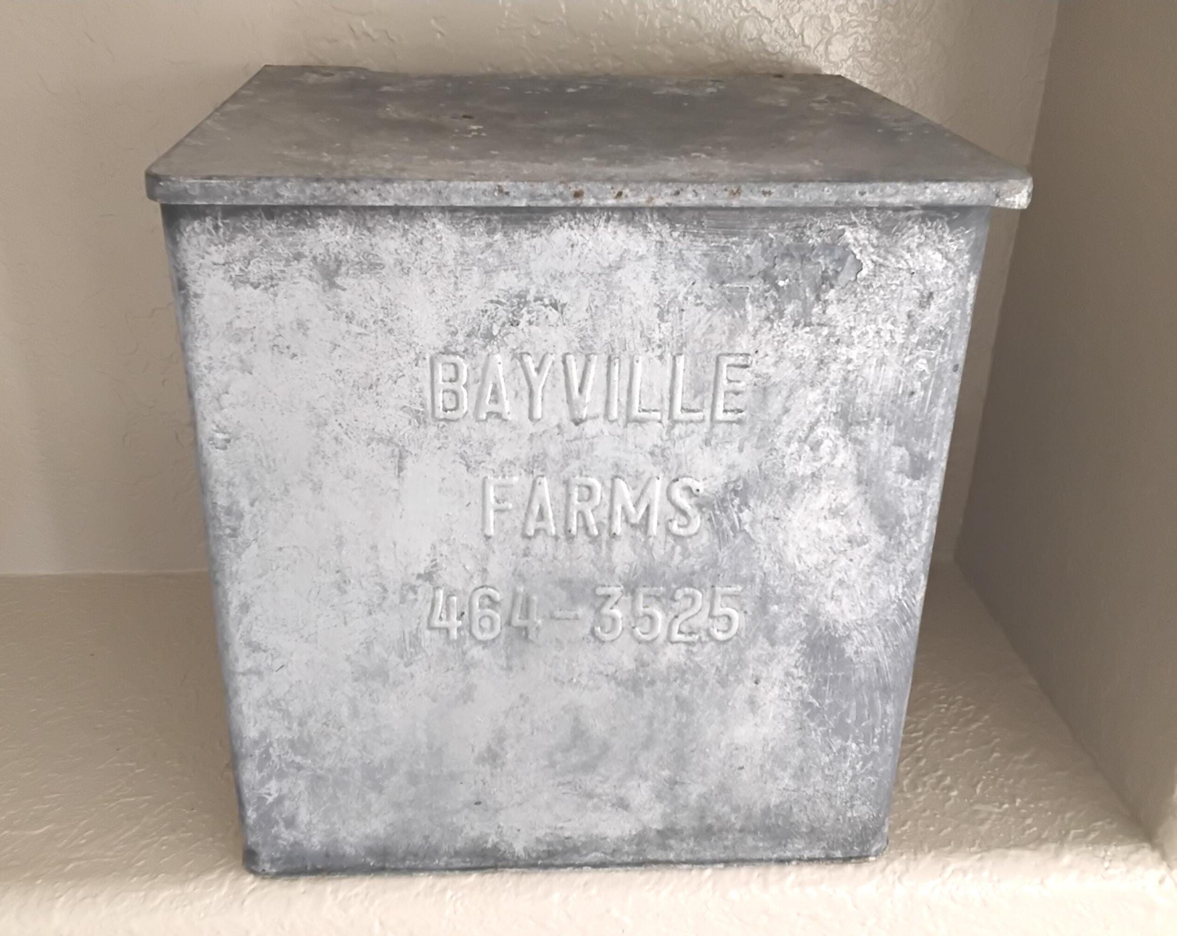 Old Bayville Farms, VA Beach~ Galvanized Milk Bottle Cooler Box