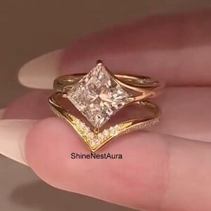Bruidsringenset met 2 karaat prinsesgeslepen laboratoriumdiamanten, V-vormige pavé-band, 18-karaats gouden ringenset voor dames, bijpassende ring, trouwringenset voor haar