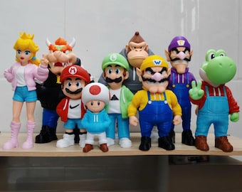 Statuette di Mario in stile streetwear urbano – Collezione di fan art stampate in 3D (set da 9 pezzi)