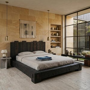 Cama de plataforma maciça Yakisugi, 215 x 175 cm, cama japonesa de madeira com encaixe, cabeceira de madeira carbonizada Wabi Sabi, cama tatami Zen de perfil baixo.