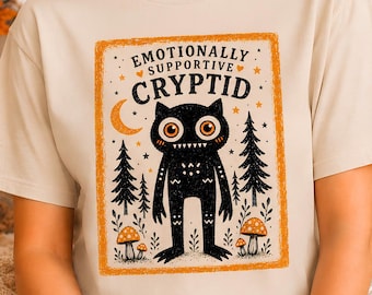 -shirt Cryptid soutenant émotionnellement | T-shirt monstre mignon, illustration de nuit de forêt