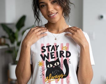 T-shirt « Stay Weird », motif chat à rayures roses, coton filé à l'anneau
