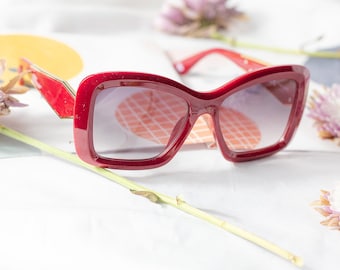 Gafas de sol angulares de ojo de gato de gran tamaño y gruesas en rojo