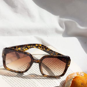 Gafas de sol extragrandes / Lentes tintados y montura de acetato llamativa / Protección UV400 Tortoise Shell