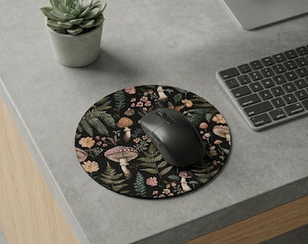 森のキノコ柄の植物モチーフの丸型マウスパッド｜自然をテーマにしたデスクデコレーション、滑り止め付き
