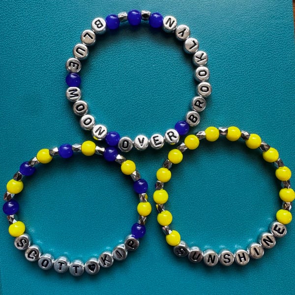 Bracelets d'amitié perlés : Soleil, Lune bleue sur Brooklyn, Scott <3 Kip - Inspiré par une rivalité intense
