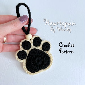 CROCHET PATTERN to make a Paw Print Car Mirror Hanger, Hanging Ornament, or applique. Soap or wine bottle ornament. Instant Download, PDF image 2