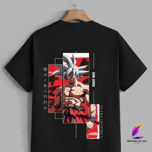 Op de afbeelding: Zwart t-shirt met een afbeelding van Son Goku in Ultra Instinct-vorm. Het ontwerp bevat rode en witte accenten en Japanse tekst. Het shirt heeft korte mouwen en een ronde hals.