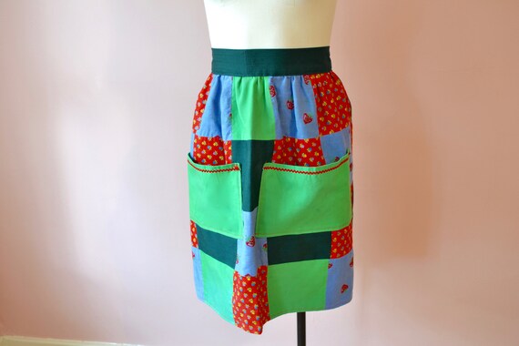 Vintage 1970s Patchwork Half Apron.  Oversized Po… - image 3