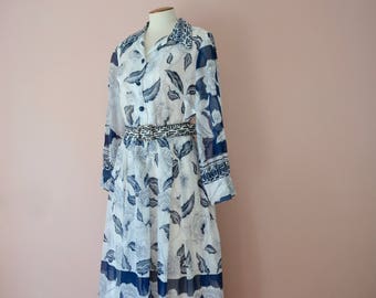 Vintage 1970s Gauzy Dress. Blue & White Maxi Dress. Long Sleeves. Fit and Flare.  Shirt Waist Dress.  Modern US Size  Medium 10 12 - VDS205