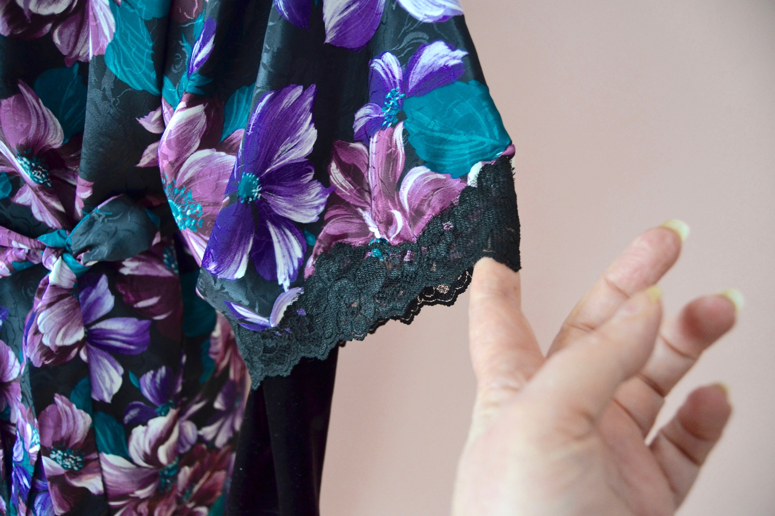 Vintage Purple Satin Short Kimono Robe With Sash. Lace and Satin Short ...