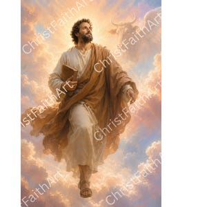Op de afbeelding: Een figuur met lang bruin haar en een baard, gekleed in een witte tuniek en een vloeiend bruin gewaad, houdt een boek vast terwijl deze door gouden wolken loopt. Een grote stier verschijnt op de achtergrond in het heldere licht van de lucht.