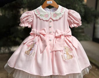 Vestido rosa bordado con conejito, conjunto vintage de Pascua para niña pequeña, fiesta de cumpleaños hecha a mano para bebé niña