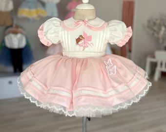 Personalisierter Feenkleid, rosa Schmetterling, Geburtstags-Outfit, handgefertigter Spitzenbesatz-Tüllrock