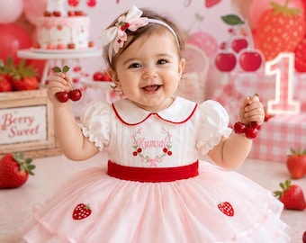 Robe d'anniversaire fraise pour bébé fille, robe cerise, tenue personnalisée pour le premier anniversaire, robe de fête d'anniversaire sur le thème des baies