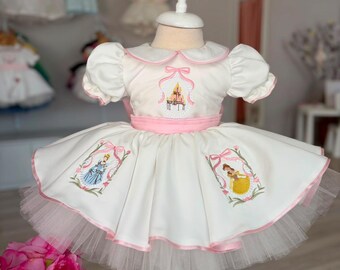 Robe de princesse de conte de fées personnalisée pour bébé fille, robe d'anniversaire de luxe, robe inspirée des contes de fées, robe de fête de princesse rose