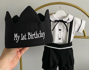 Elegantes Baby-Outfit für Jungen, klassisches Schwarz-Weiß-Hosenträger-Set, personalisierte Initialenstickerei