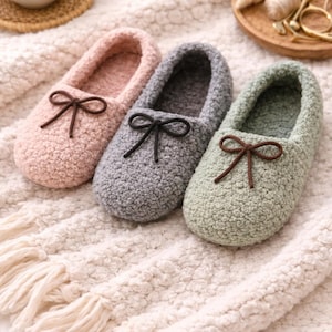 Crochet  Slippers Pattern PDF | Easy Unisex House Shoes| Kitchen Wears crochet | Beginner Friendly Sizes S, M & L | Perfect Gift For Easter