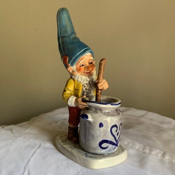 Goebel Gnome "Mike the Jam Maker" -- 2266-B16