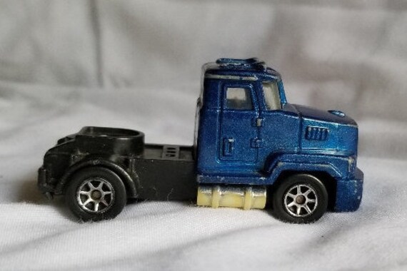hot wheels flatbed truck