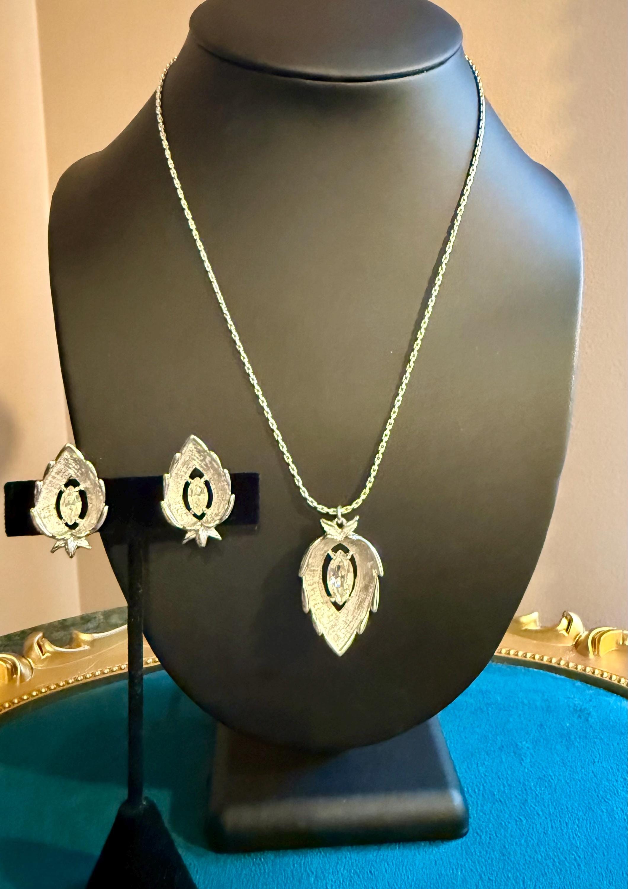 Sarah cov necklace - Etsy 日本