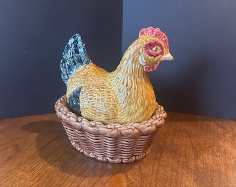 Vintage hen on nest ceramic tureen c4